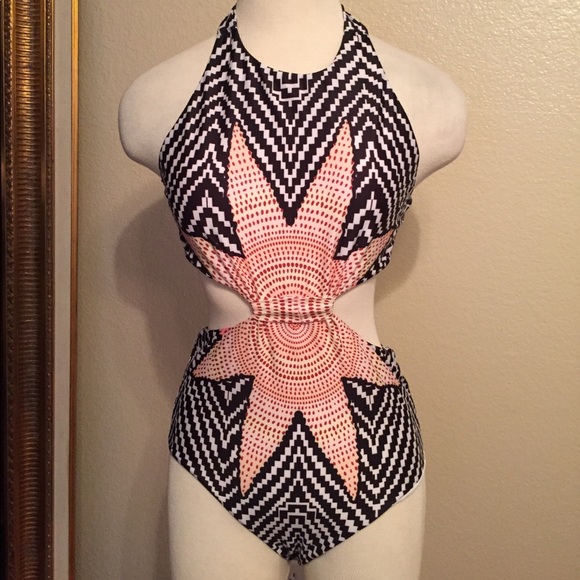 Sunburst CutOut Bathing Suit - Picture 5 of 10
